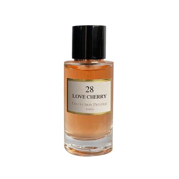 N°28 Love Cherry – parfumflacon op witte achtergrond